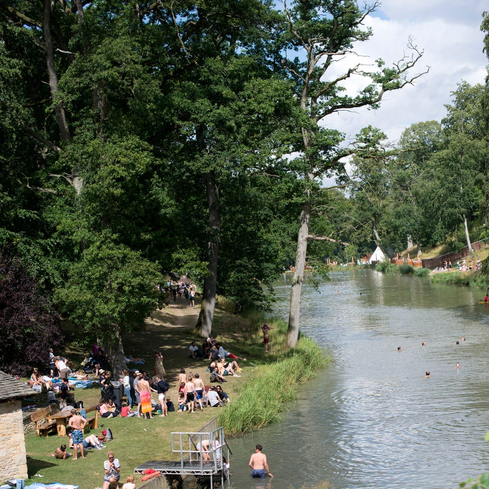 Body of water, Plant, Water resources, Bank, Tree, Pond, Waterway, Watercourse, Garden, Park, Body of water, Plant, Water resources, Bank, Tree, Pond, Waterway, Watercourse, Garden, Park,