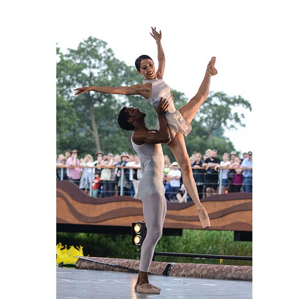 Human, Leg, Human leg, Muscle, Thigh, Knee, Acrobatics, Waist, Dancer, Calf, 