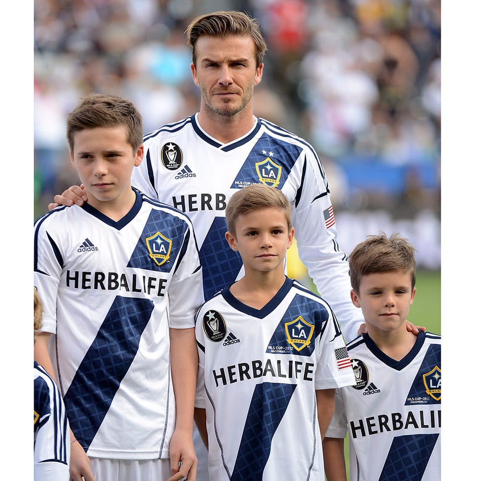Sports uniform, Jersey, Sportswear, Product, Human body, Uniform, Mammal, Sports jersey, Team, Player, 