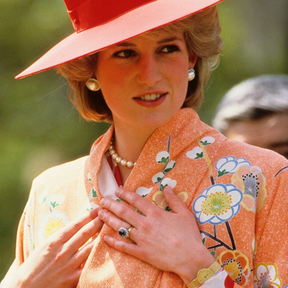 Finger, Hat, Outerwear, Fashion accessory, Headgear, Sun hat, Nail, Costume accessory, People in nature, Fashion, 