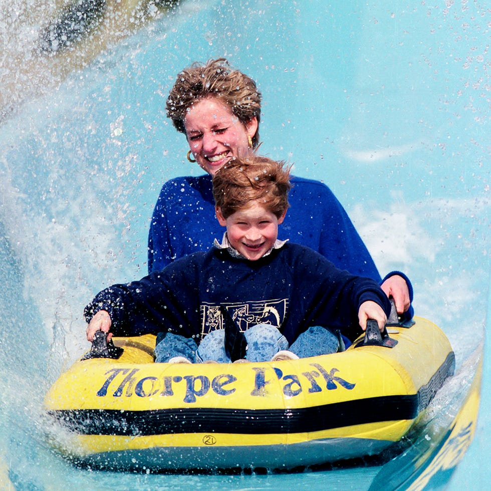 Blue, Fun, People, Recreation, Leisure, Happy, Facial expression, Outdoor recreation, Personal protective equipment, Child, Blue, Fun, People, Recreation, Leisure, Happy, Facial expression, Outdoor recreation, Personal protective equipment, Child,