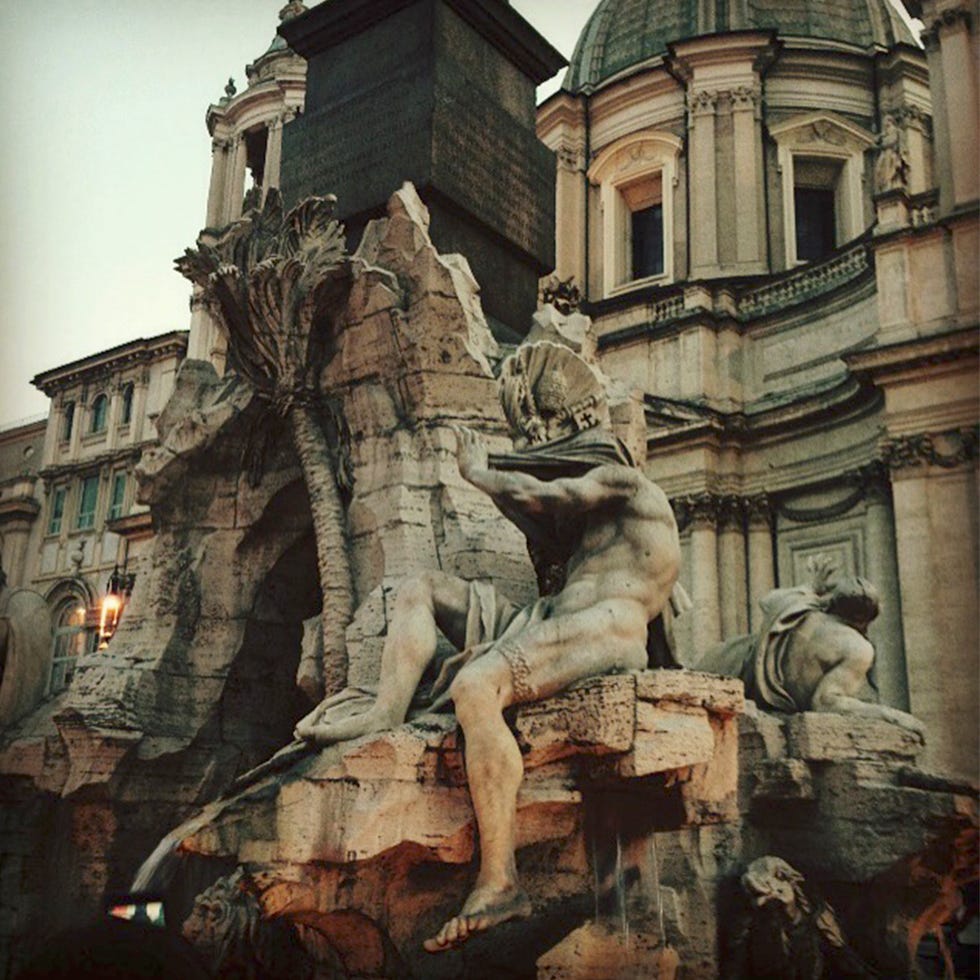 Sculpture, Landmark, Art, Classical sculpture, Ancient history, Monument, Statue, History, Dome, Classical architecture, 