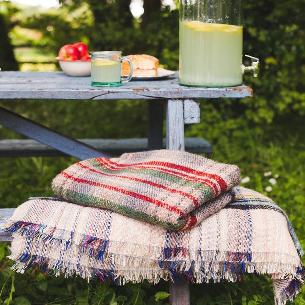 Textile, Drink, Ingredient, Juice, Pattern, Cocktail, Craft, Creative arts, Daiquiri, Linens, 
