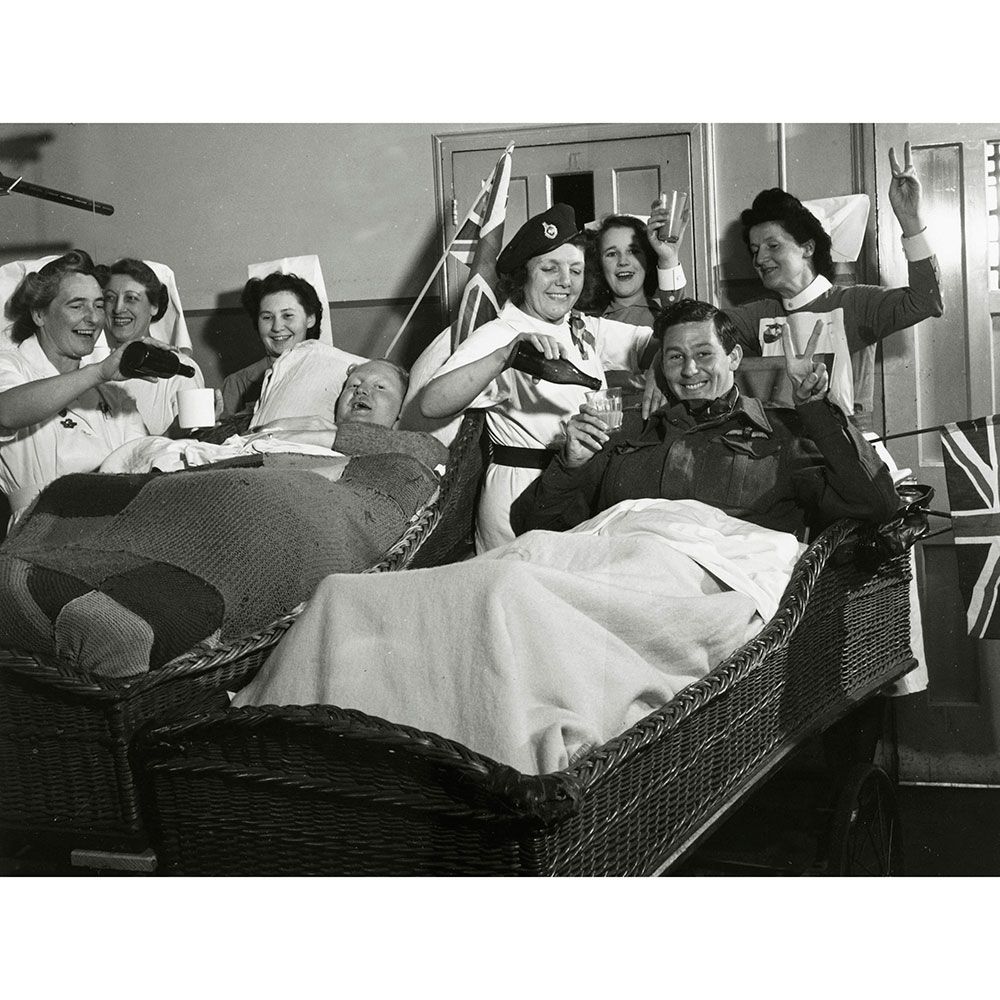 Human, Room, Comfort, Linens, Bed, Monochrome, Bedroom, Bedding, Bed sheet, Black-and-white, 