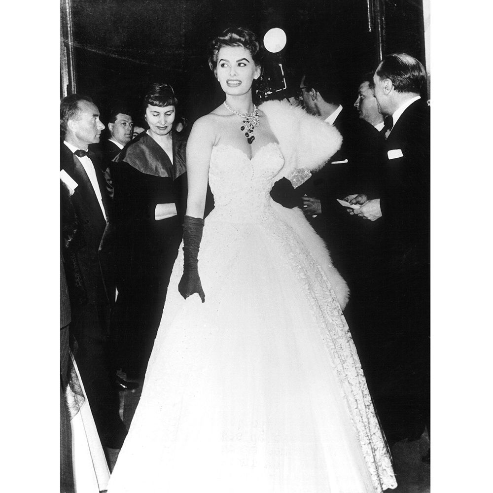 Trousers, Dress, Coat, Bridal clothing, Photograph, Outerwear, Standing, Formal wear, Gown, Suit, 