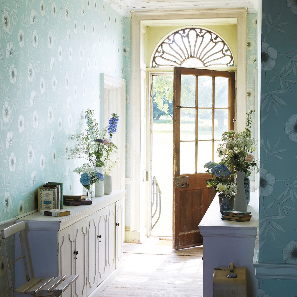 Room, Interior design, Wall, Interior design, Flooring, Flowerpot, Drawer, Fixture, Cabinetry, Home, 
