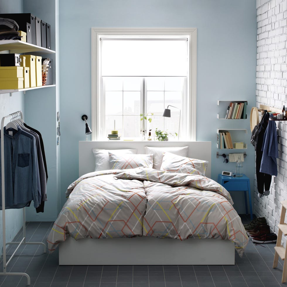 Bed, Room, Green, Interior design, Bedding, Property, Textile, Floor, Wall, Bedroom, 