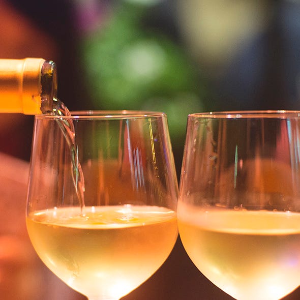 Glass, Yellow, Fluid, Drinkware, Alcoholic beverage, Drink, Barware, Liquid, Alcohol, Stemware, 