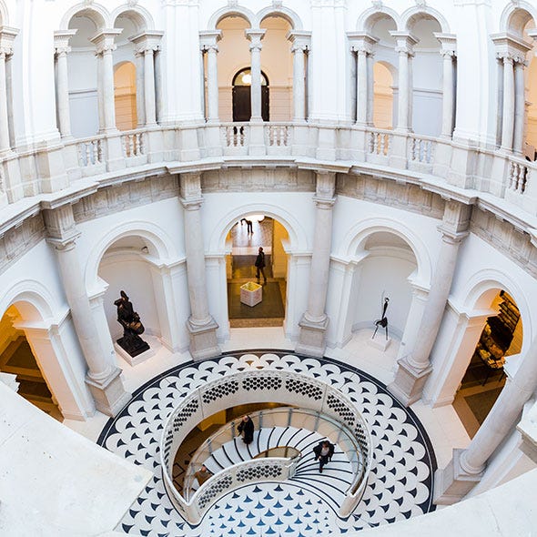 Architecture, Arch, Arcade, Palace, Balcony, Classical architecture, Molding, Symmetry, Medieval architecture, Column, 