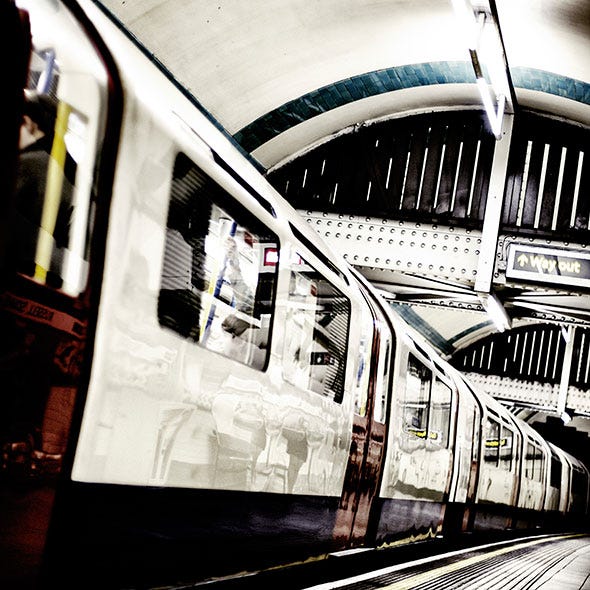 Mode of transport, Transport, Automotive design, Train station, Railway, Rolling stock, Public transport, Train, Metro, Parallel, 