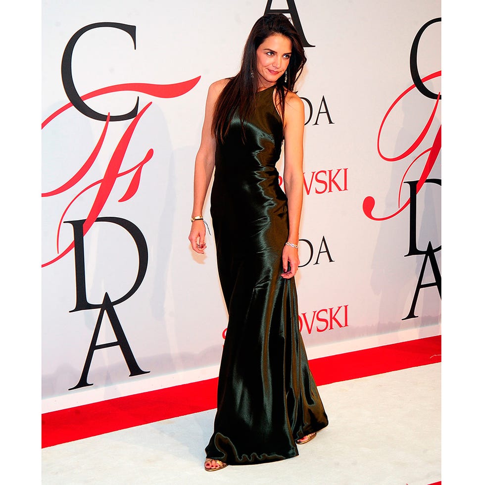 Clothing, Dress, Red, Style, Formal wear, Fashion model, Costume accessory, Fashion, Youth, Waist, 