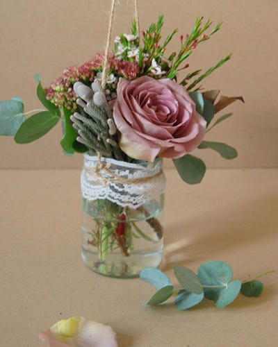 Petal, Flower, Flowering plant, Cut flowers, Bouquet, Garden roses, Hybrid tea rose, Botany, Rose family, Flower Arranging, Petal, Flower, Flowering plant, Cut flowers, Bouquet, Garden roses, Hybrid tea rose, Botany, Rose family, Flower Arranging,