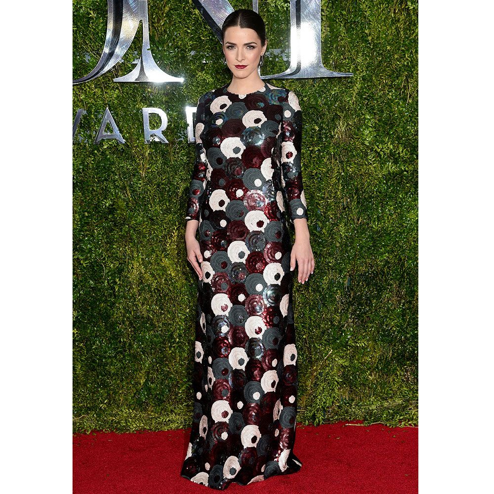 Dress, Shoulder, Flooring, Formal wear, Carpet, One-piece garment, Fashion, Pattern, Day dress, Street fashion, 