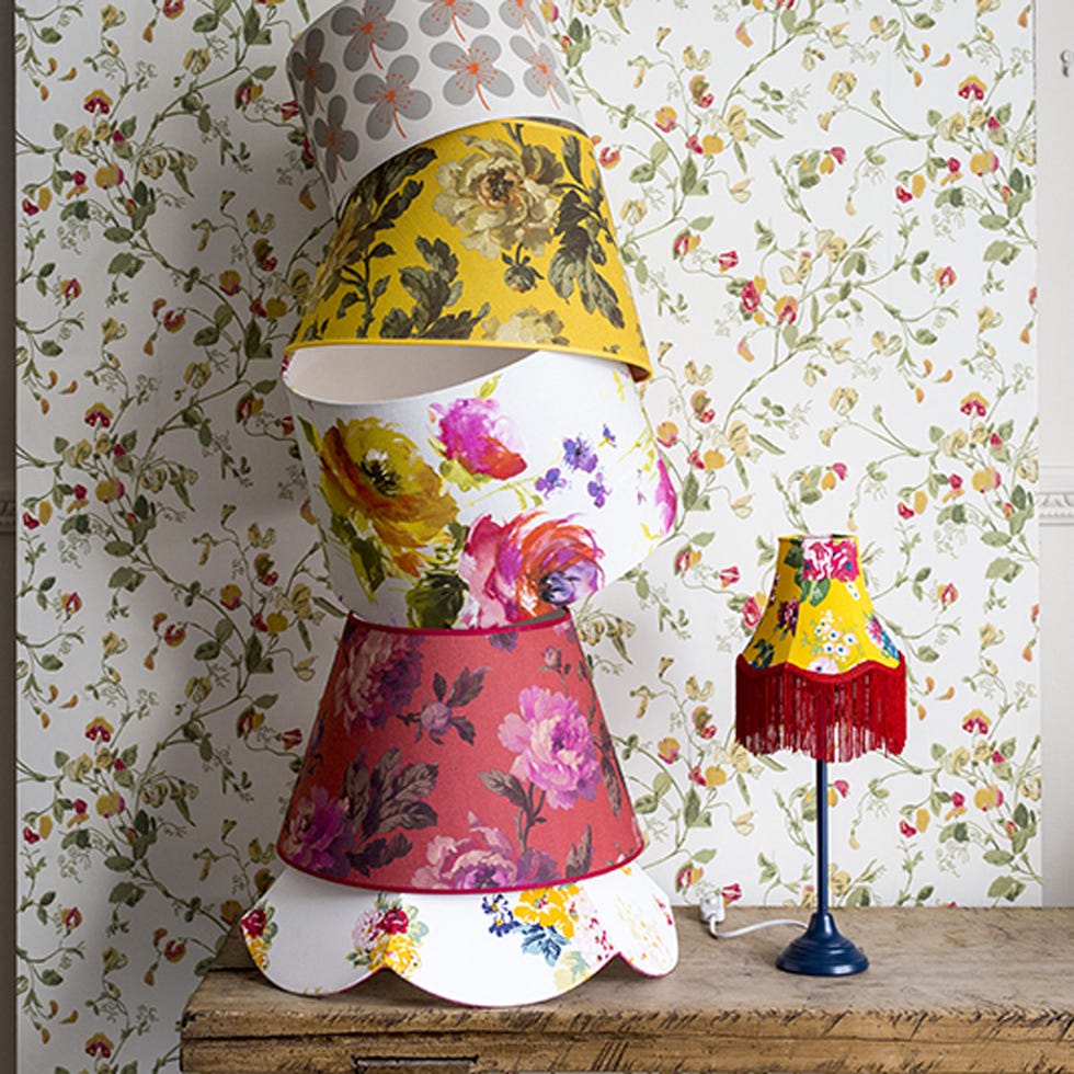 Pink, Costume accessory, Lampshade, Costume hat, Home accessories, Creative arts, Wallpaper, Lamp, Serveware, Lighting accessory, Pink, Costume accessory, Lampshade, Costume hat, Home accessories, Creative arts, Wallpaper, Lamp, Serveware, Lighting accessory,