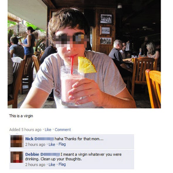 Drink, Chair, Drinking, Drinking straw, Non-alcoholic beverage, Restaurant, Juice, Batida, Customer, Outdoor furniture, 