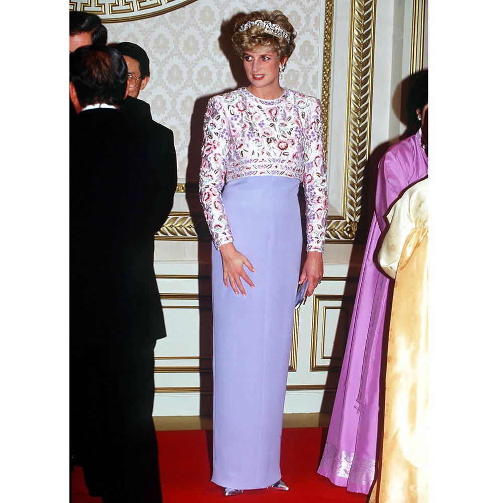 Formal wear, Style, Magenta, Purple, Fashion, Violet, Maroon, Carpet, One-piece garment, Fashion design, 