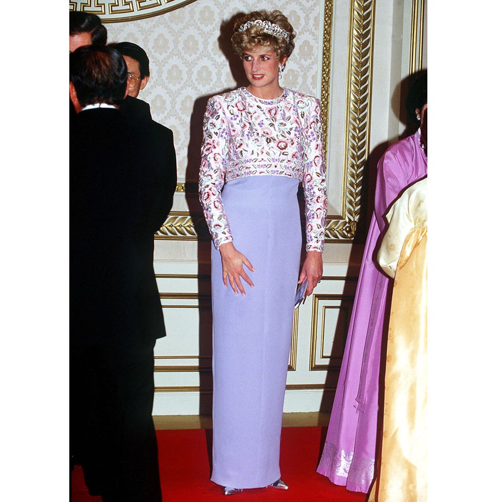 Formal wear, Style, Magenta, Purple, Fashion, Violet, Maroon, Carpet, One-piece garment, Fashion design, Formal wear, Style, Magenta, Purple, Fashion, Violet, Maroon, Carpet, One-piece garment, Fashion design,