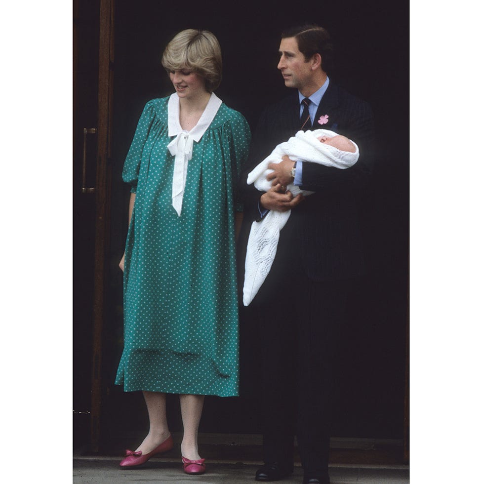 Collar, Formal wear, Fashion, Suit trousers, One-piece garment, Vintage clothing, Costume design, Cardigan, Drama, Acting, Collar, Formal wear, Fashion, Suit trousers, One-piece garment, Vintage clothing, Costume design, Cardigan, Drama, Acting,