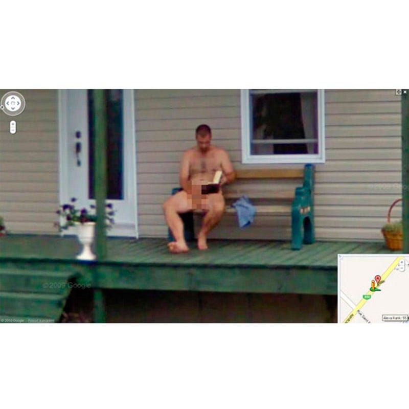 Human leg, Elbow, Barechested, Knee, Muscle, Home, Foot, Barefoot, Siding, Backyard, 