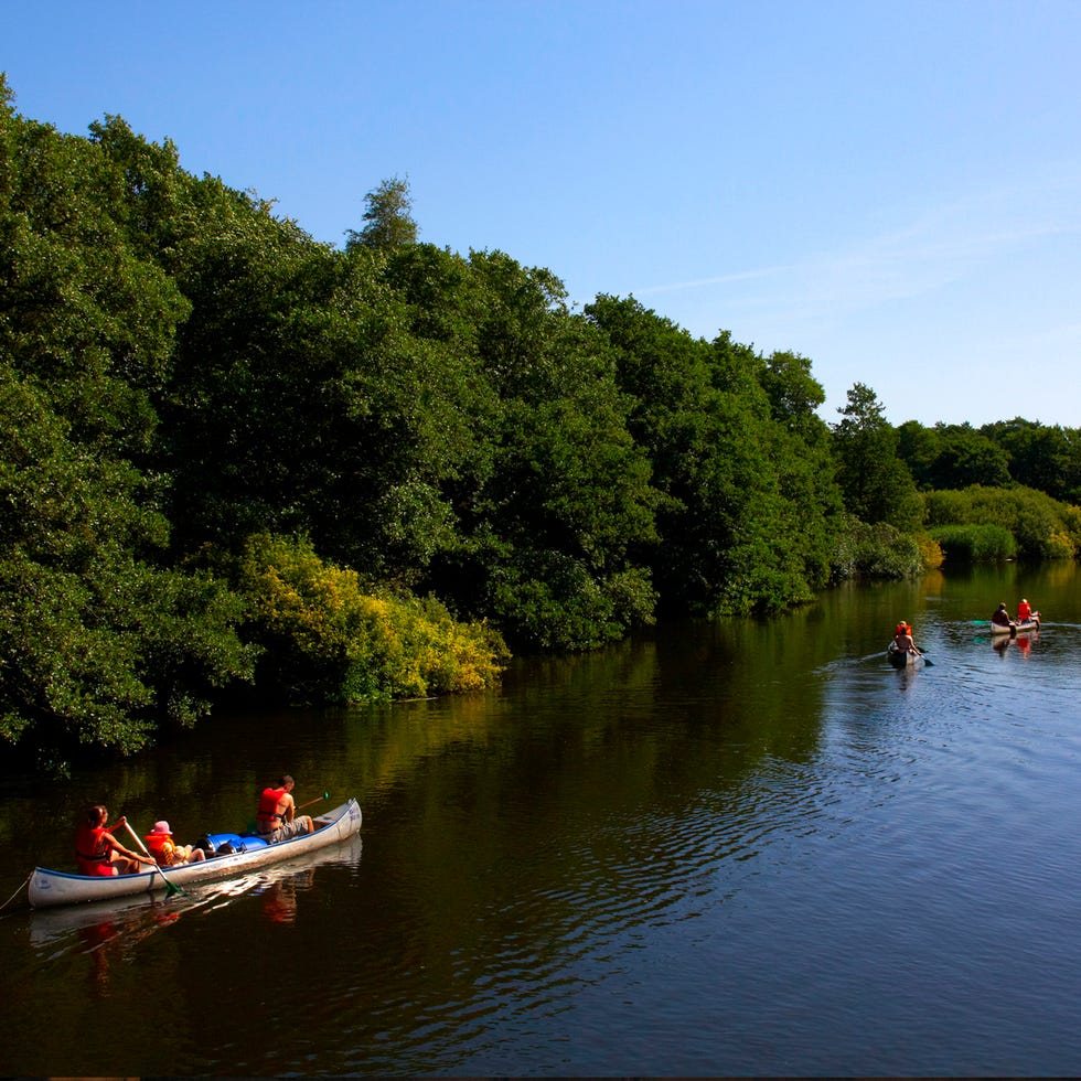 Water, Recreation, Waterway, Boating, Watercraft, Outdoor recreation, Boats and boating--Equipment and supplies, Bank, Watercourse, Boat, 