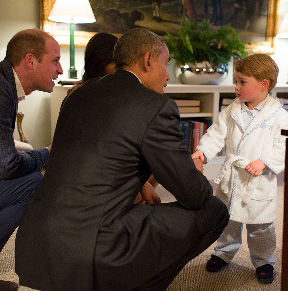 Leg, Trousers, Shoe, Coat, Outerwear, Suit trousers, Suit, Formal wear, Conversation, Houseplant, 