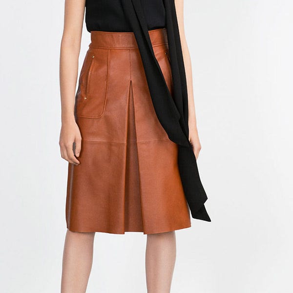 Clothing, Brown, Sleeve, Shoulder, Textile, Joint, Standing, Style, Fashion, Neck, 