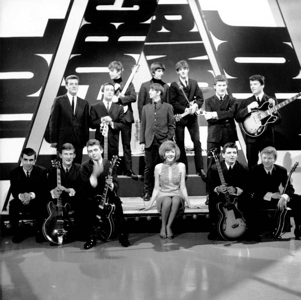 Musician, Musical instrument, Music, Band plays, Musical ensemble, Entertainment, Music artist, String instrument, Performing arts, String instrument, 