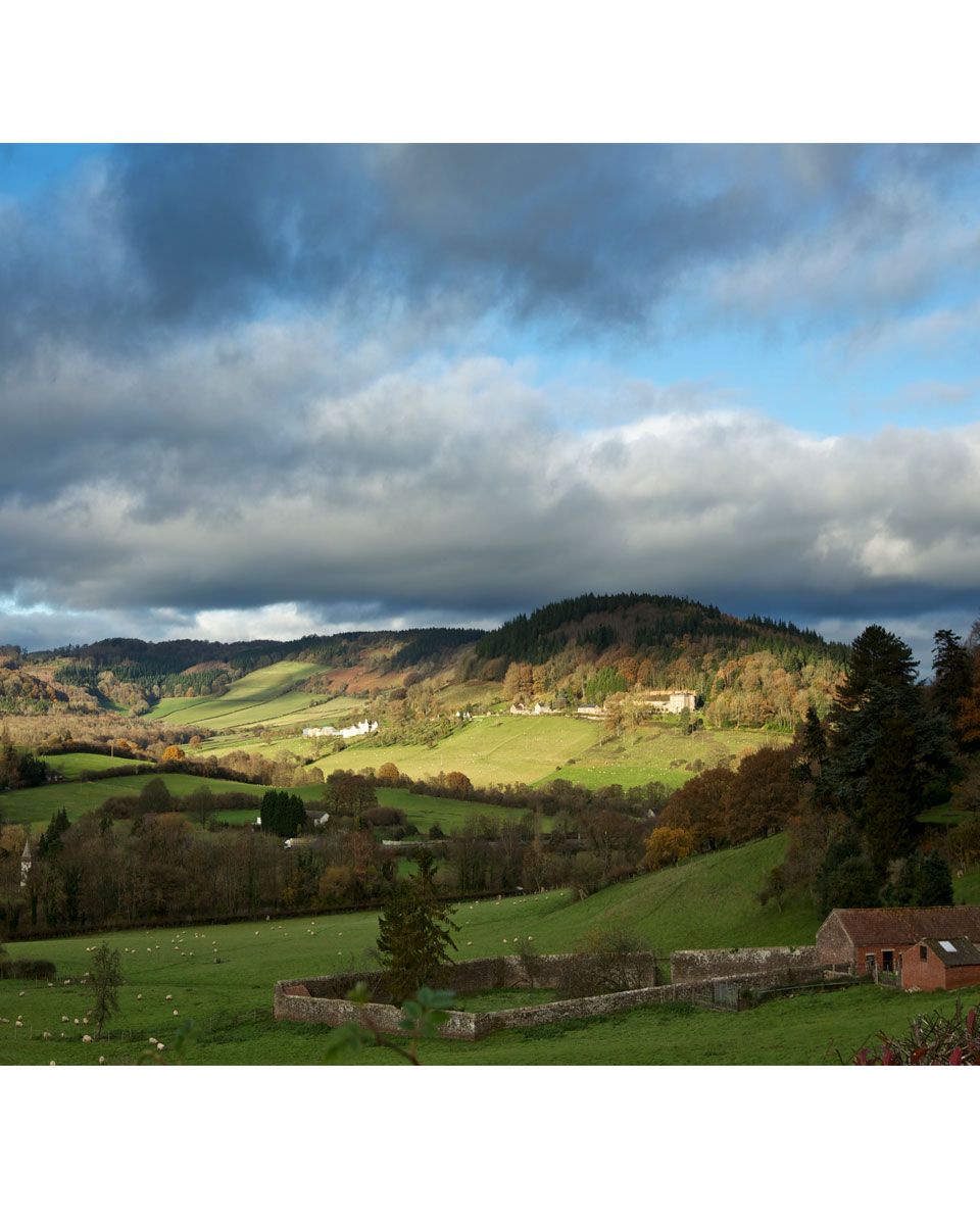 Nature, Natural landscape, Cloud, Mountainous landforms, Landscape, Highland, Hill, Rural area, Land lot, Terrain, 