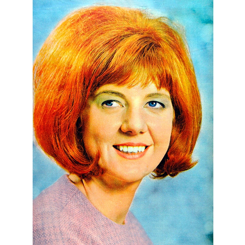 Lip, Smile, Hairstyle, Chin, Eyebrow, Style, Bangs, Jaw, Red hair, Orange, 