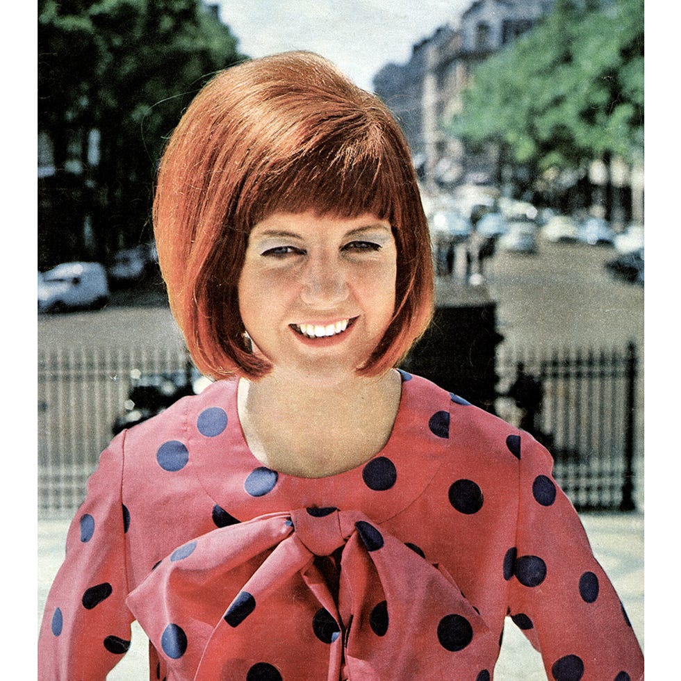 Hairstyle, Bangs, Street fashion, Step cutting, Red hair, Feathered hair, Hair coloring, Bob cut, Hime cut, Makeover, 