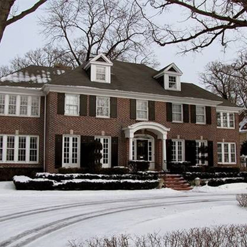 Window, Residential area, Property, House, Home, Neighbourhood, Real estate, Roof, Winter, Building, 
