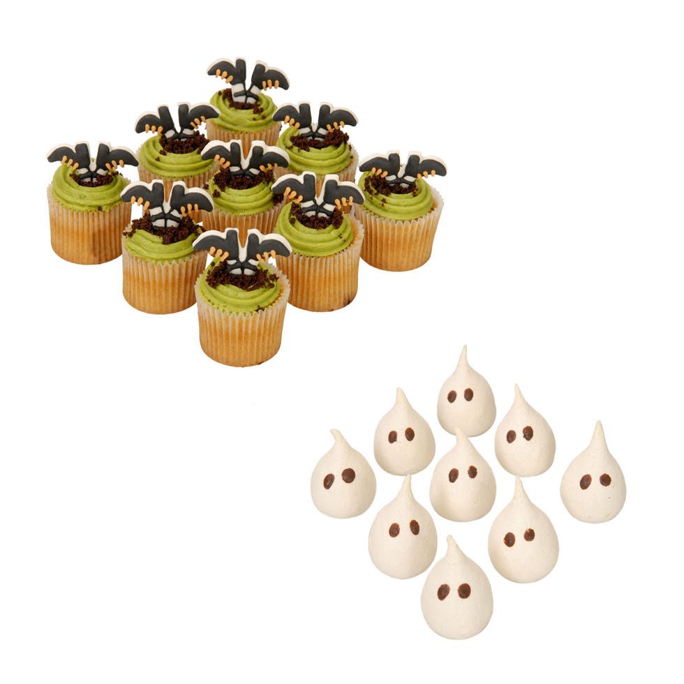 Cupcake, Dessert, Baking cup, Sweetness, Recipe, Baked goods, Cake decorating supply, Cake, Baking, Cake decorating, 