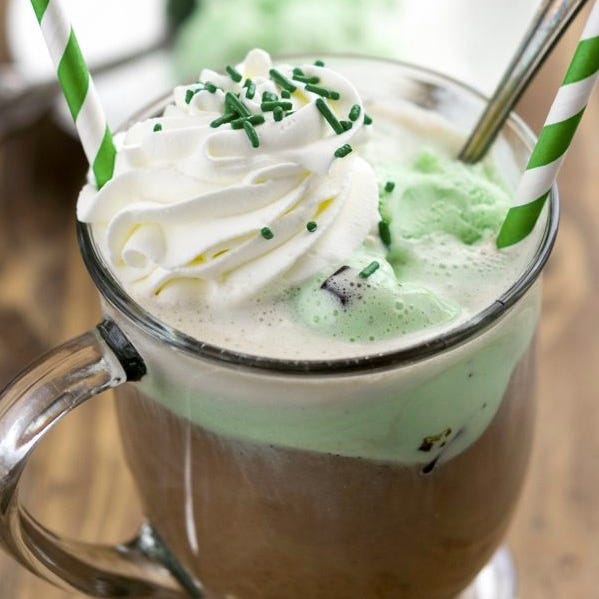 Green, Food, Drinkware, White, Cuisine, Serveware, Drink, Ingredient, Dairy, Tableware, 
