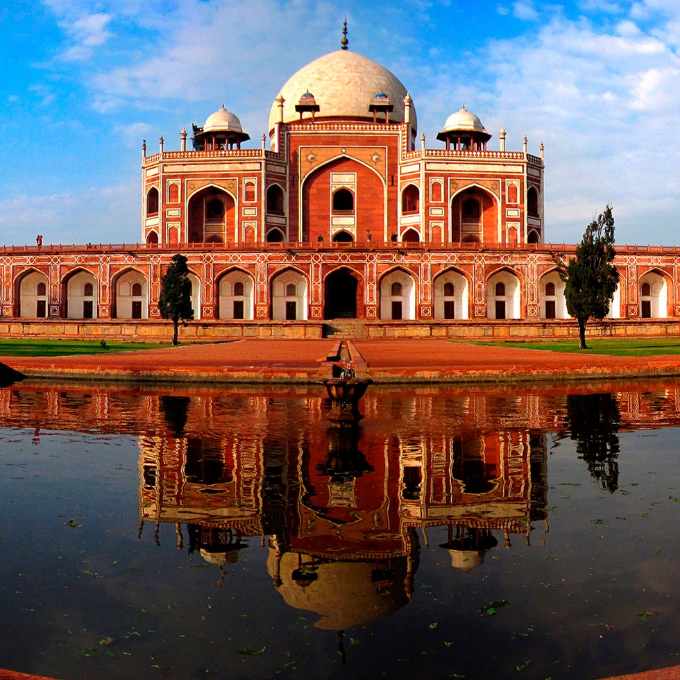 Reflection, Dome, Landmark, Dome, Byzantine architecture, Reflecting pool, Arch, Historic site, Symmetry, Classical architecture, 