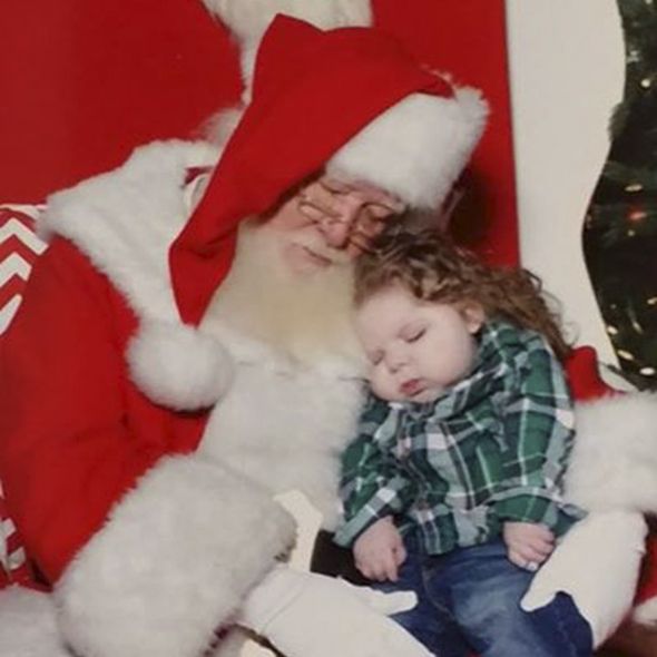 Human, People, Event, Red, Santa claus, Christmas eve, Christmas decoration, Fictional character, Holiday, Christmas, 