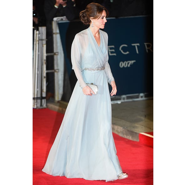 Shoulder, Dress, Flooring, Outerwear, Floor, Formal wear, Style, Gown, Carpet, Fashion, 