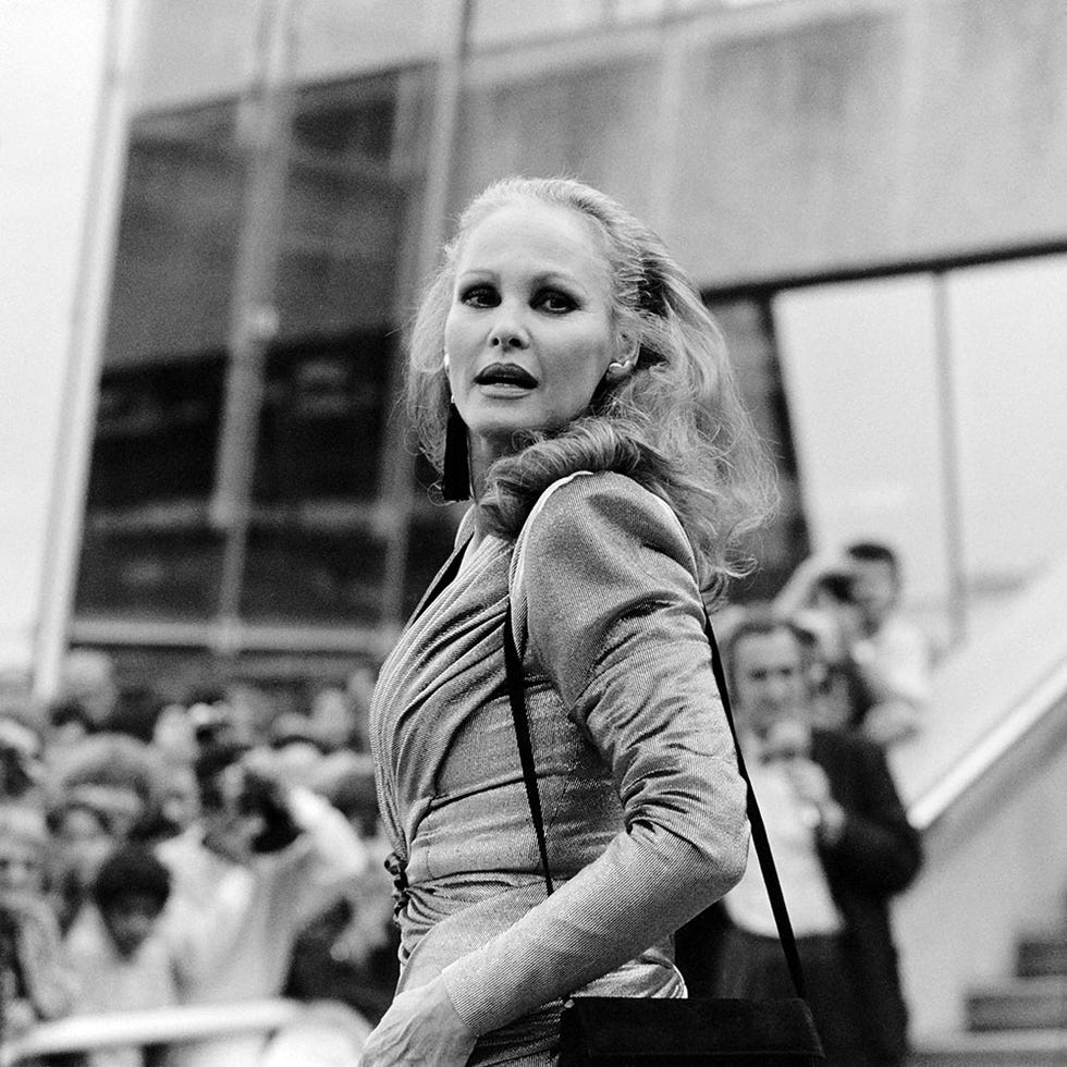 Monochrome, Style, Street fashion, Monochrome photography, Black-and-white, Blond, Portrait photography, Long hair, 
