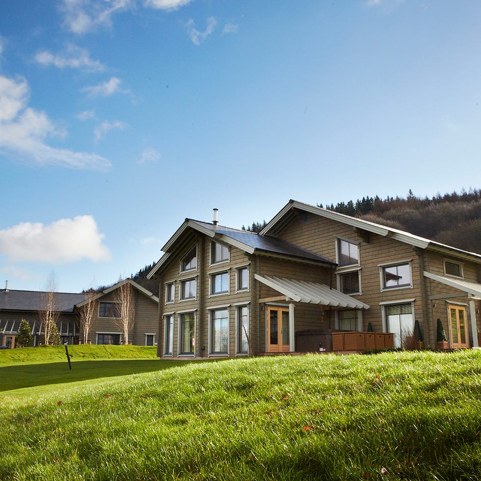 Window, Property, House, Residential area, Real estate, Land lot, Home, Building, Roof, Lawn, 