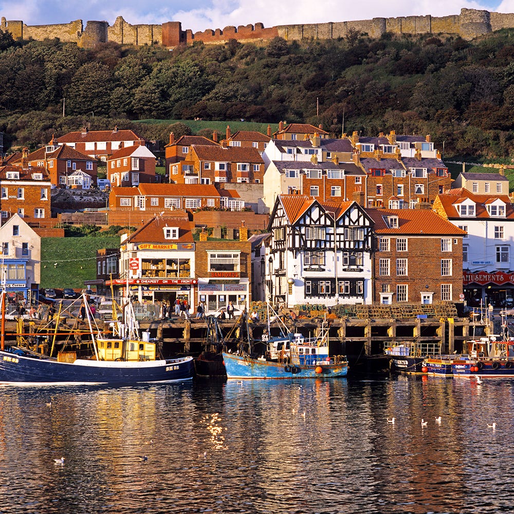 Water, Town, Watercraft, House, Building, Boats and boating--Equipment and supplies, Home, Residential area, Boat, Lake, 