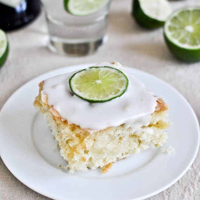 Green, Food, Dishware, Lemon, Serveware, Ingredient, Plate, Citrus, Cuisine, Tableware, 