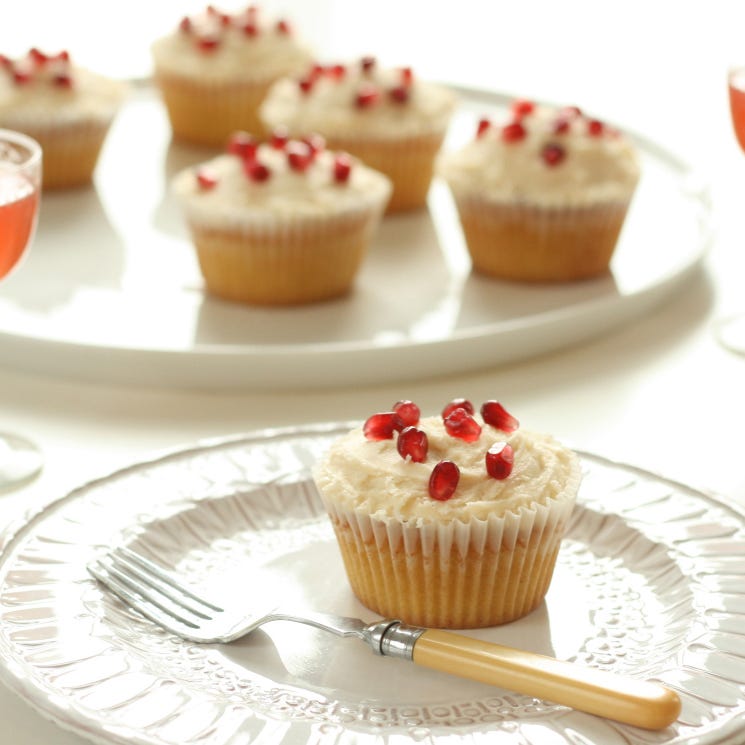 Food, Cuisine, Dishware, Serveware, Ingredient, Dessert, Tableware, Baked goods, Sweetness, Baking cup, 