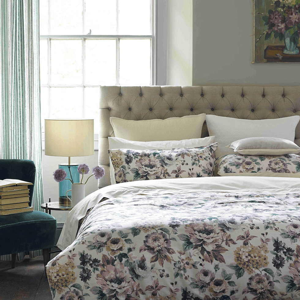Bed sheet, Bedding, Bedroom, Furniture, Bed, Room, Bed frame, Interior design, Property, Duvet cover, 