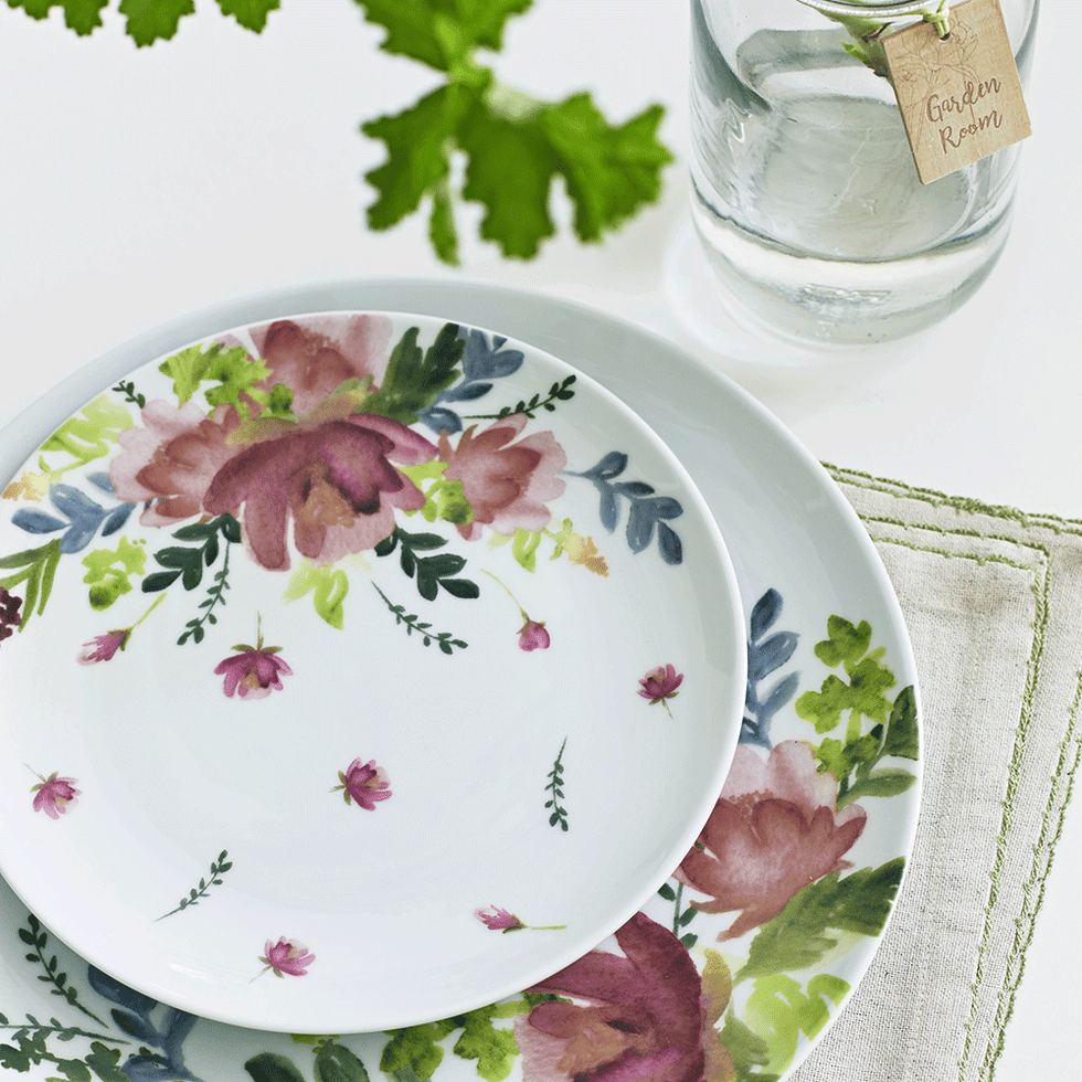 Dishware, Serveware, Leaf, Pink, Liquid, Porcelain, Drinkware, Petal, Linens, Lavender, 