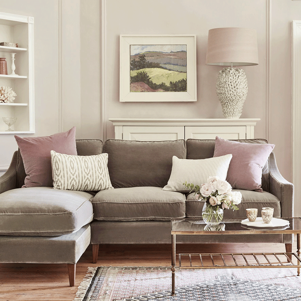 Room, Interior design, Brown, Green, Wall, Home, Furniture, Living room, White, Floor, 
