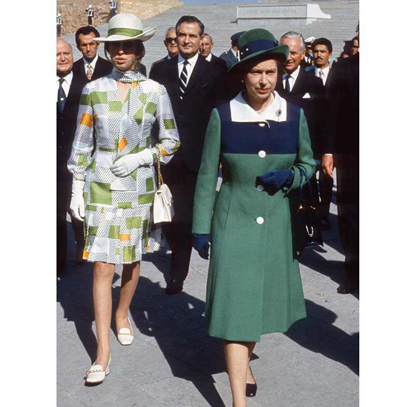 Clothing, Hat, Outerwear, Formal wear, Sun hat, Fashion, Costume accessory, Street fashion, Vintage clothing, Day dress, 
