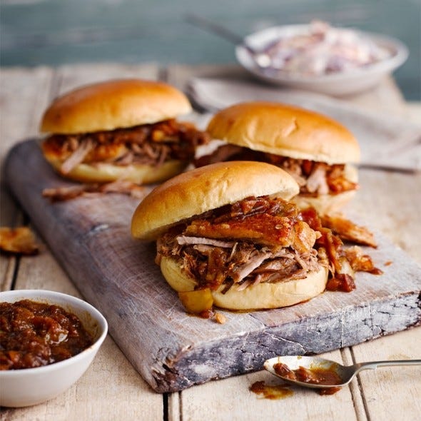 Dish, Food, Cuisine, Hamburger, Ingredient, Breakfast roll, Slider, Sloppy joe, Pulled pork, Produce, 