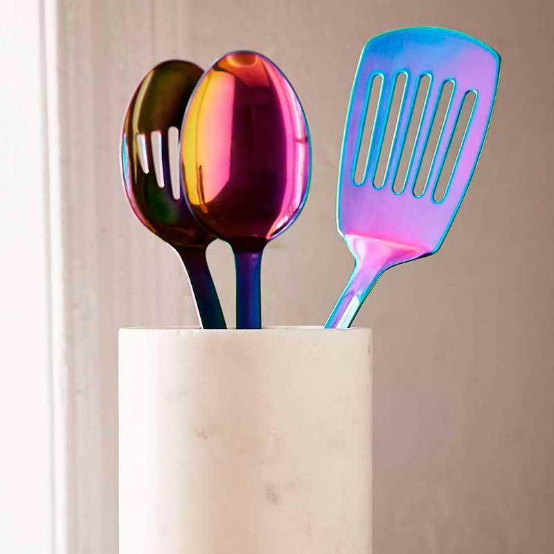 Colorfulness, Kitchen utensil, Material property, Cutlery, Brush, Natural material, Spoon, 