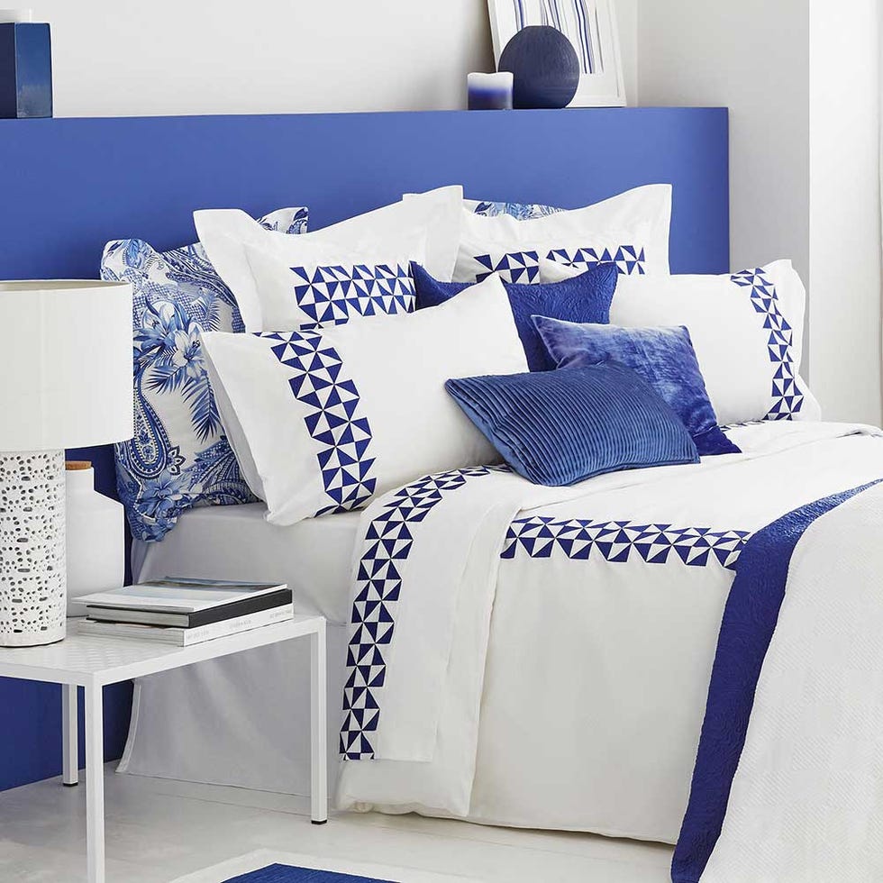Blue, Bedding, Bed sheet, Bed, Furniture, Duvet cover, Bedroom, Textile, Cobalt blue, Room, 