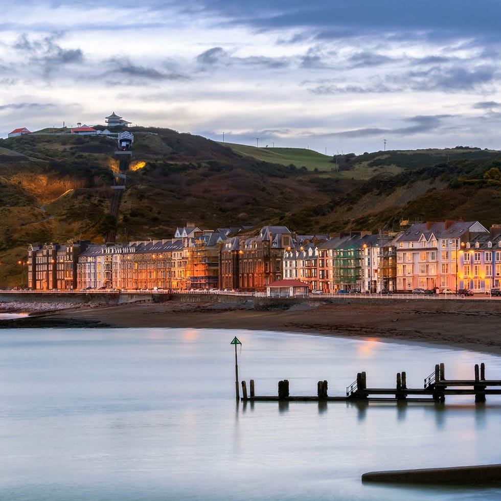 Body of water, Sky, Water, Reflection, Evening, Pier, Shore, Cloud, River, Sea, 