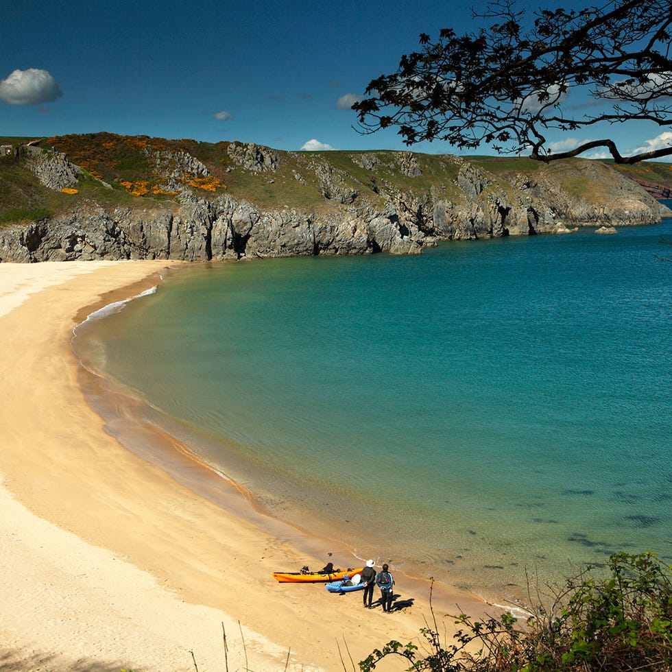 Body of water, Beach, Sand, Coast, Sea, Sky, Shore, Bay, Turquoise, Coastal and oceanic landforms, 